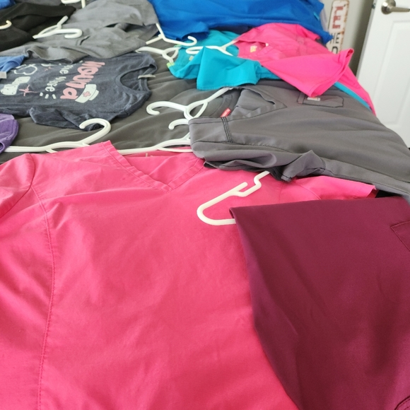 Lot of Like New Nursing Scrubs & Shirts. Medium & Large. Jaanuu, Carhartt, etc. - Picture 4 of 5